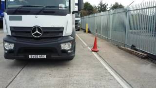 class 2 hgv training reversing procedure [upl. by Gomar]