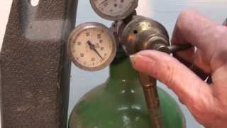 How to set the oxy acetylene regulators [upl. by Estren]