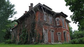 Abandoned 1800s Plantation Mansion Explore  DEATH TRAP [upl. by Genevieve333]