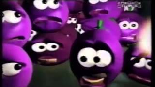 Kelloggs Screamin Fruit Squidgers 2003 UK Advert [upl. by Sindee516]