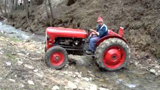 Tractor Massey Ferguson 35 [upl. by Vachell]