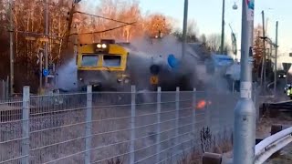 Train crashes into bus  Tåg kraschar in i buss på Hisingen 8 mars 2021 [upl. by Carlee]