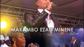 Koffi Olomide chante Luambo Makiadi Concert Officiel [upl. by Ellennoj]