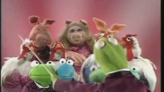 The Muppet Show Kermit Miss Piggy The Muppet Glee Club  quotTemptationquot [upl. by Doris638]