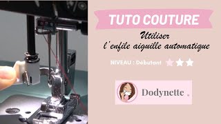 Utiliser lenfile aiguille automatique sur une machine à coudre Toyota Oekaki [upl. by Revert]