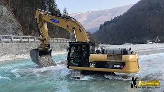 CATERPILLAR 336D Excavator Digging Gravel Under Water [upl. by Flavius]