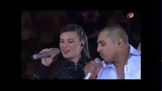 Espinoza Paz FEAT Maria Jose quotASÍ O MÁSquot LIVE [upl. by Yenhpad]