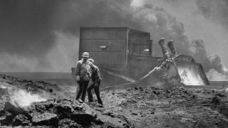 Les incendies de puits de pétrole au Koweït racontés par Salgado  Chaque photo a son histoire [upl. by Adnomal]