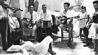 Italian Traditional Music Puglia Pizzica de Focu [upl. by Fen478]