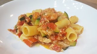 PASTA AL TONNO CON ZUCCHINE E POMODORINI BUONISSIMA  FoodVlogger [upl. by Sung]