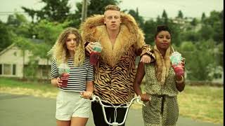 MACKLEMORE amp RYAN LEWIS  THRIFT SHOP [upl. by Costanzia]