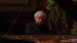 Sir András Schiff  Bach Prelude and Fugue in E major BWV 878 [upl. by Yeslehc37]